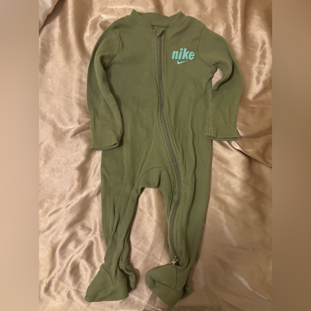 Nike Kids Green Zip-Up Sleep and Play